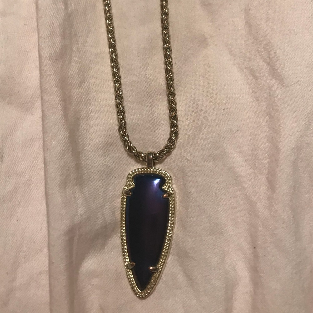 Kendra Scott necklace